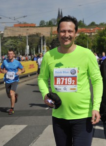 Štafeta městské části Praha 4 na Volkswagen Maratonu Praha v roce 2015 (úsek Podolí). Zdroj: Praha4.cz