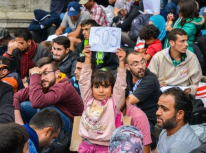Uprchlíci na nádraží Keleti v Budapešti. Alexandre Rotenberg / Shutterstock.com